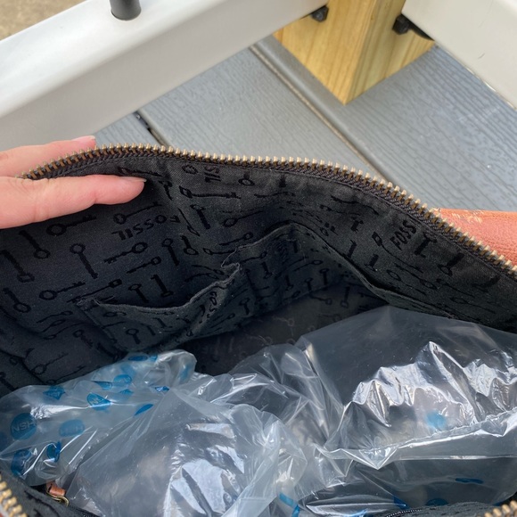 Fossil Distressed Double Handled Satchel - Picture 4 of 5